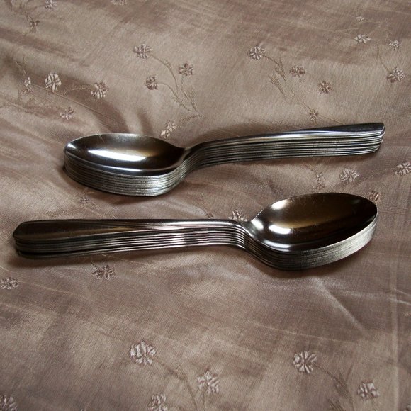 GUC Vintage Set of 16 Everlasting Stainless BALTIC Oval Place Dessert Spoons - Picture 3 of 7